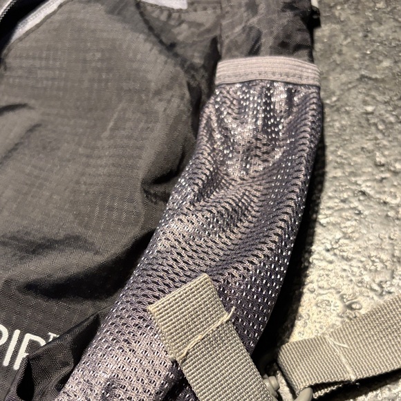 Utrip Sling Backpack - Picture 5 of 8